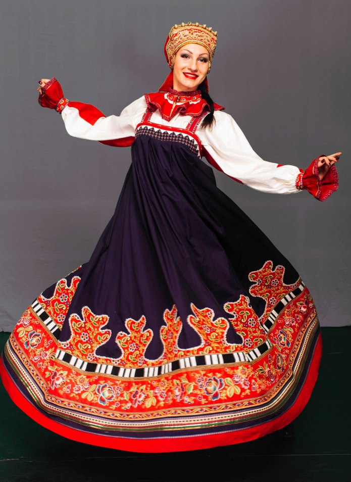 Русское наровдные котюмы