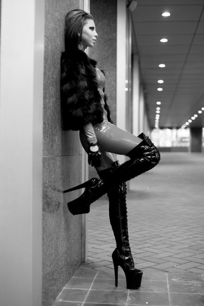 Stuart Weitzman High Street ботфорты черные