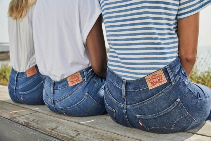 Levis 592