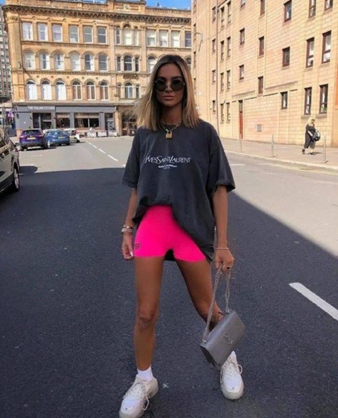 Черные велосипедки и футболка оверсайз