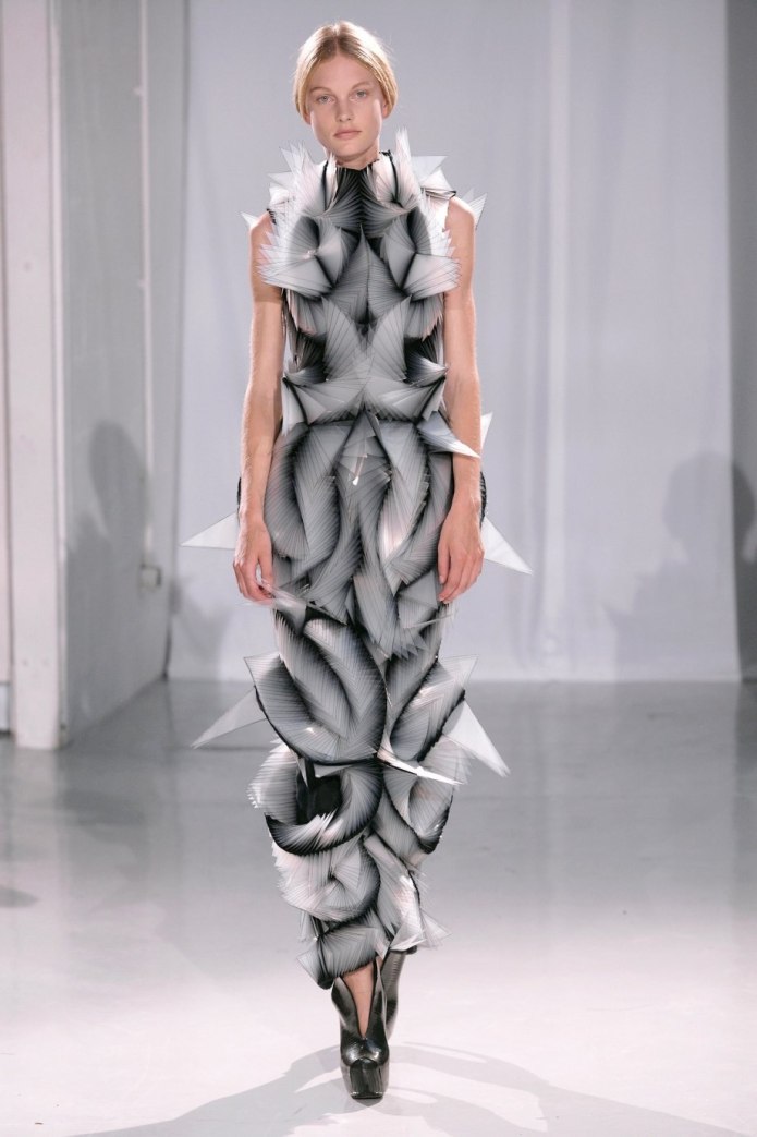 Iris van Herpen дизайнер
