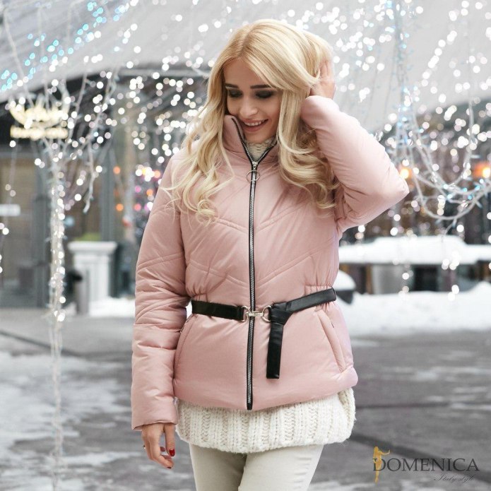 Шарф к розовому пальто